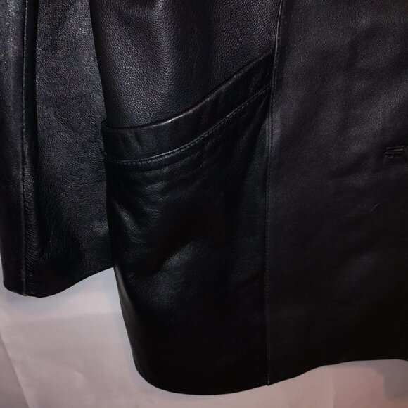 Danier Leather Ladies Size XS Button Closure Black Leather Jacket - Picture 6 of 7